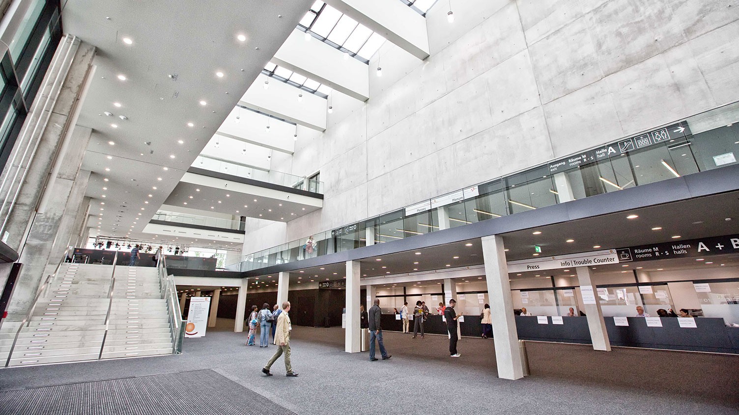 Entrance lobby with claokroom