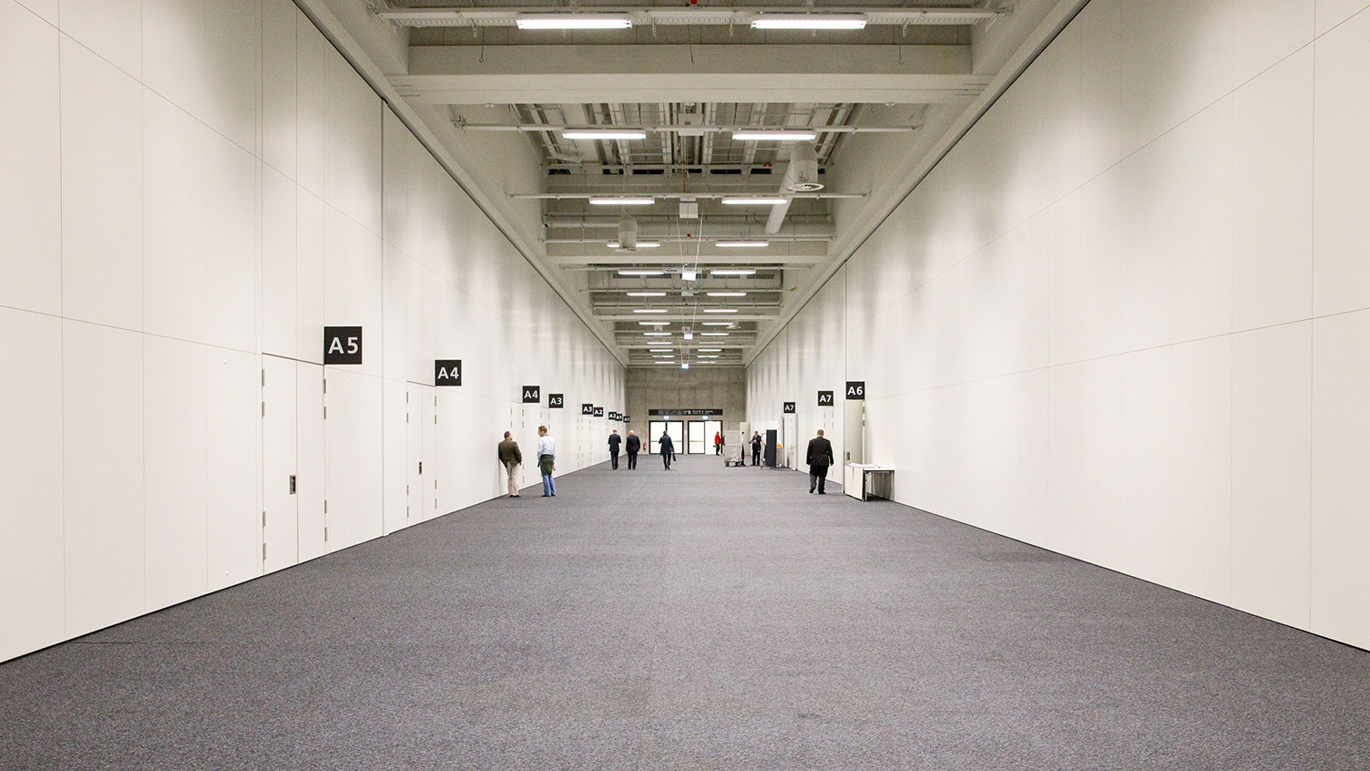 Lecture hall A, corridor in front of the halls