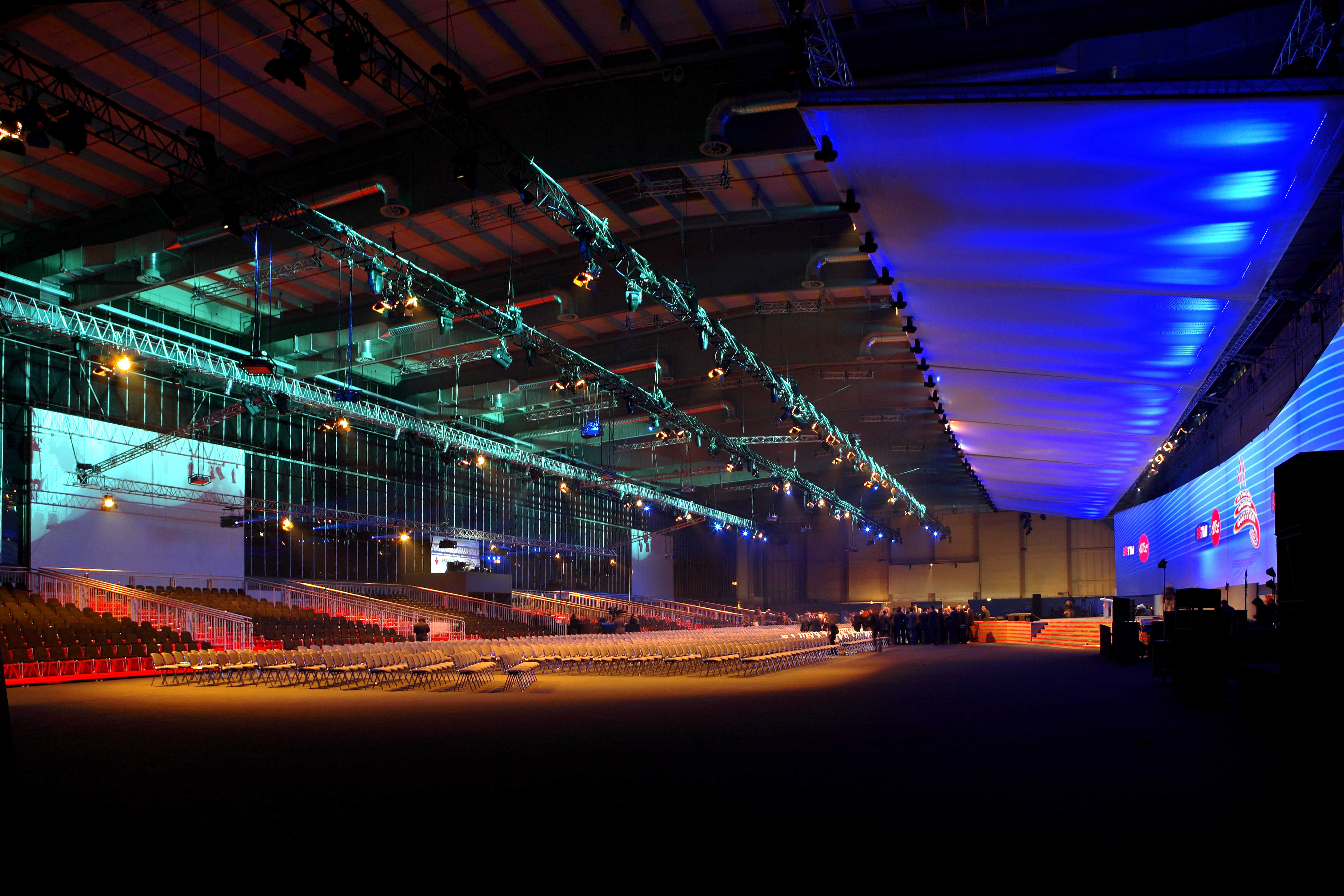 Hall 25 Grandstand