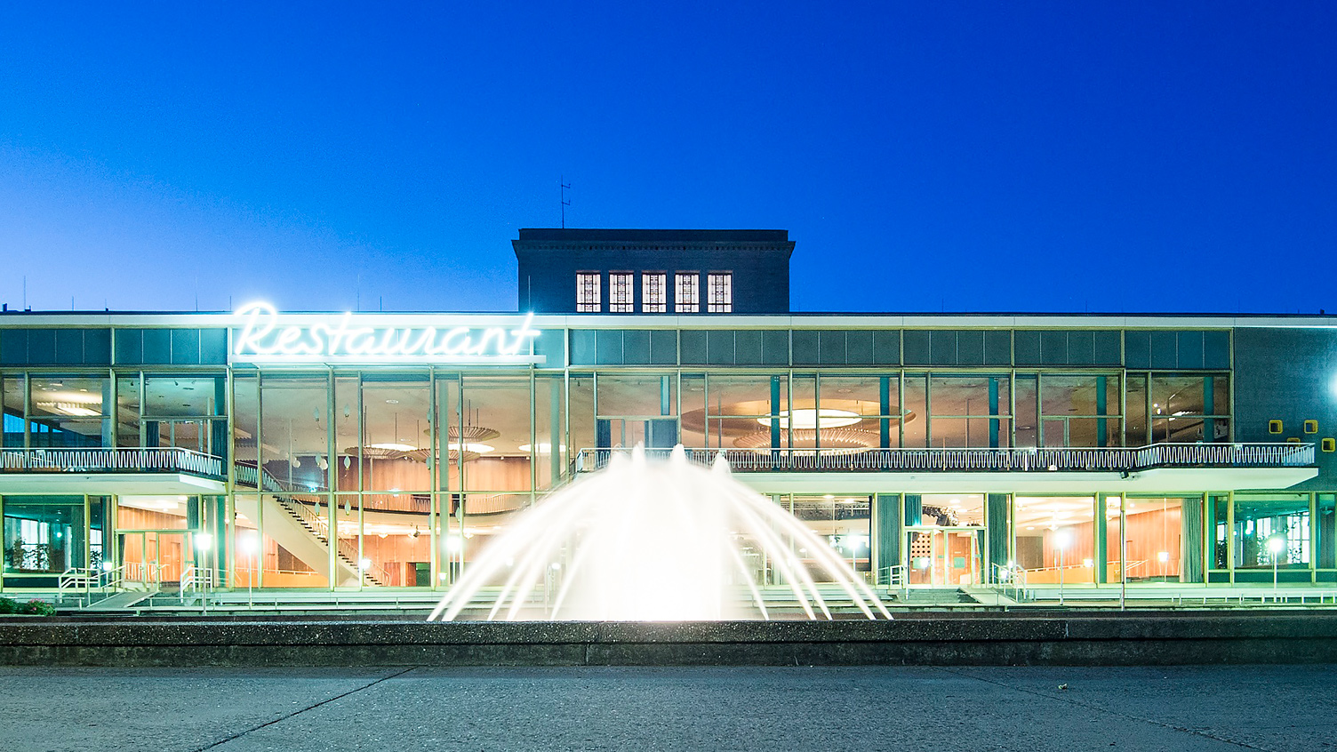 Palais Night